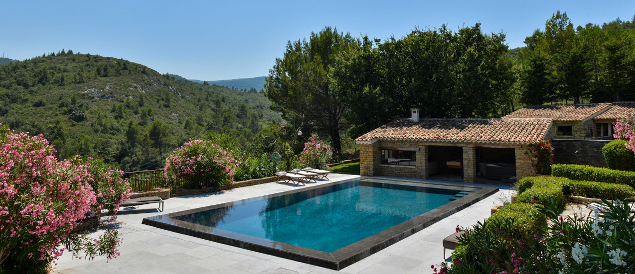 vendeur piscine en béton projeté Aix-en-Provence