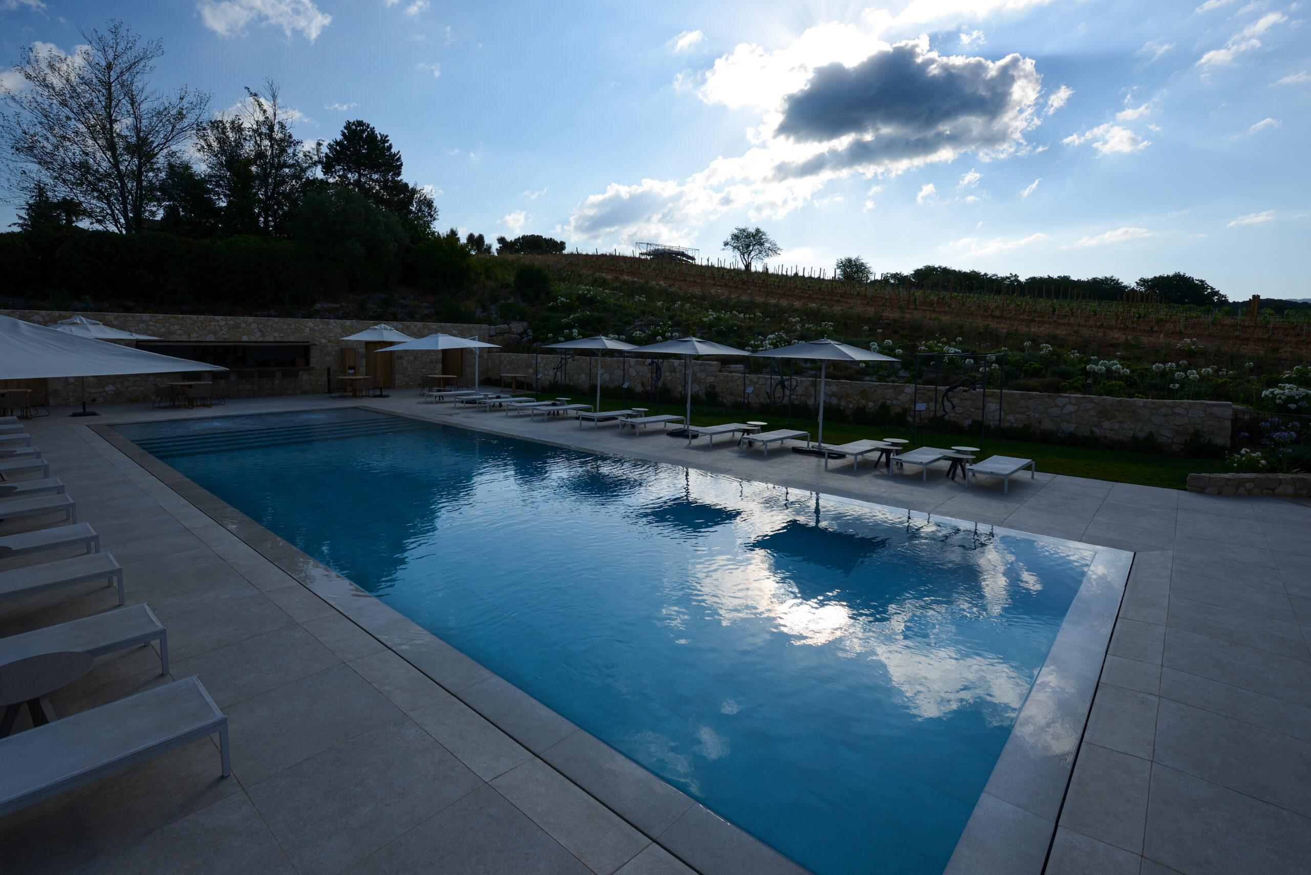 Construction de piscines en Béton à Aix en Provence et Cavaillon | LE CHATEAU DE LA GAUDE - Jacques Brens 2022 – by Lola Moser-70