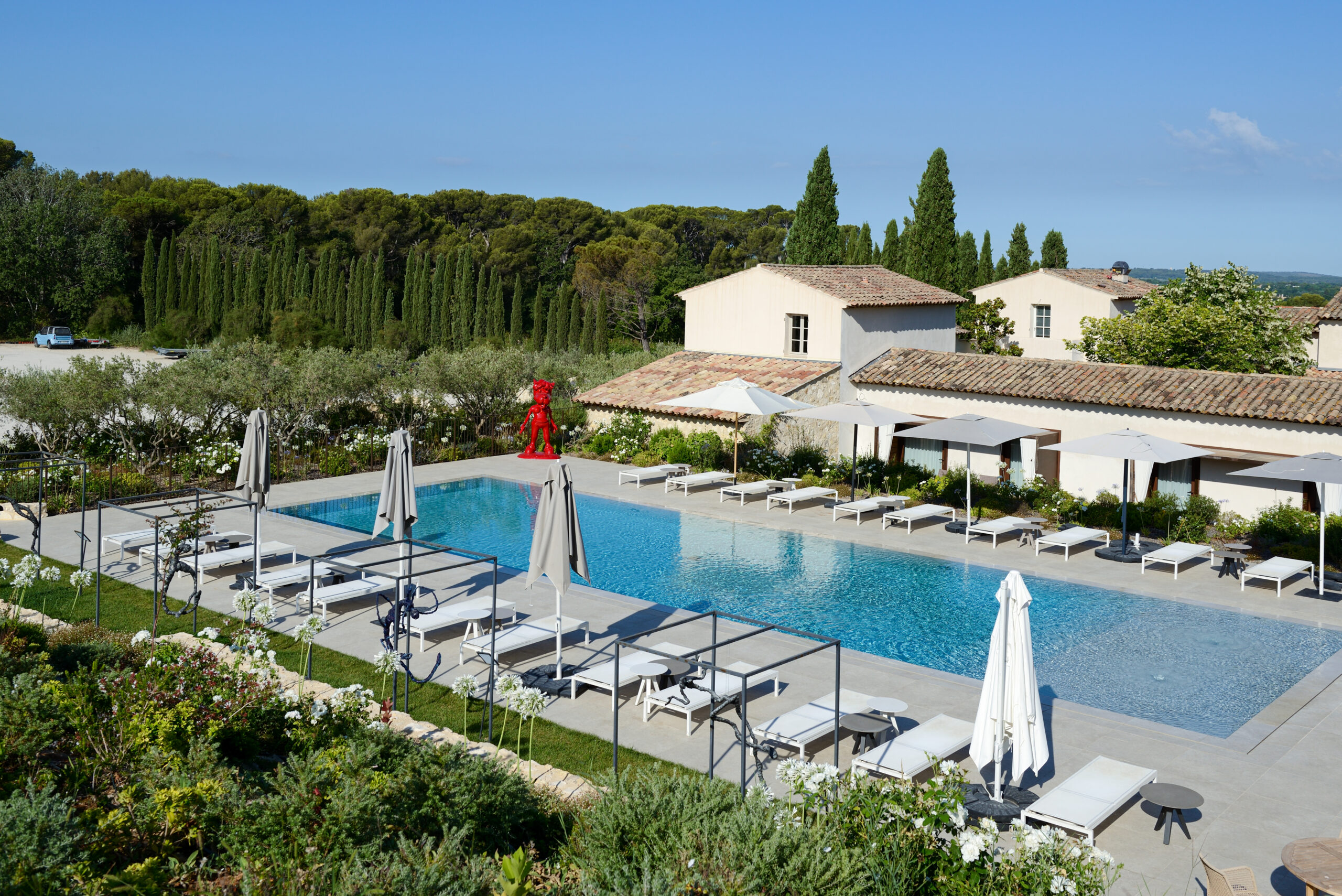 Construction de piscines en Béton à Aix en Provence et Cavaillon | LE CHATEAU DE LA GAUDE - Jacques Brens 2022 – by Lola Moser-78