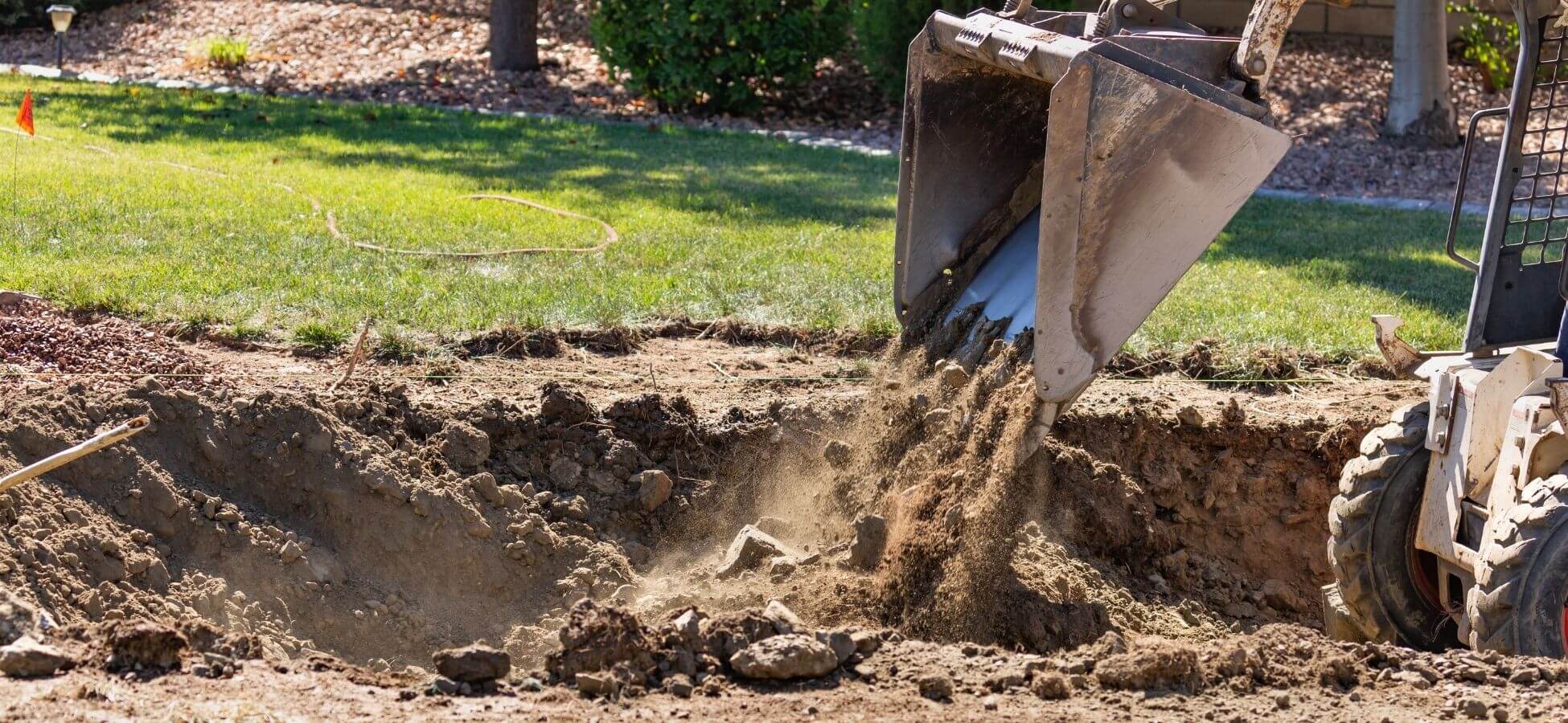 Construction de piscines en Béton à Aix en Provence et Cavaillon | Construire une piscine sur terrain complexe en Provence - terrains-complique-chantier-piscines-beton-projete
