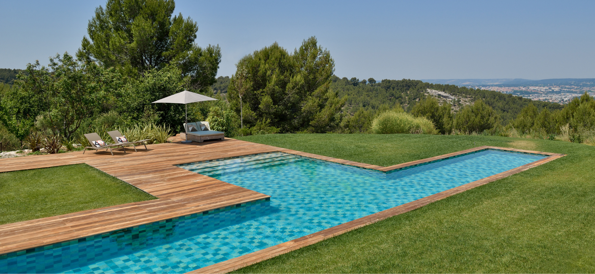 Construction de piscines en Béton à Aix en Provence et Cavaillon | Le retour de la mosaïque et de la rénovation - retour-mosaique-renovation