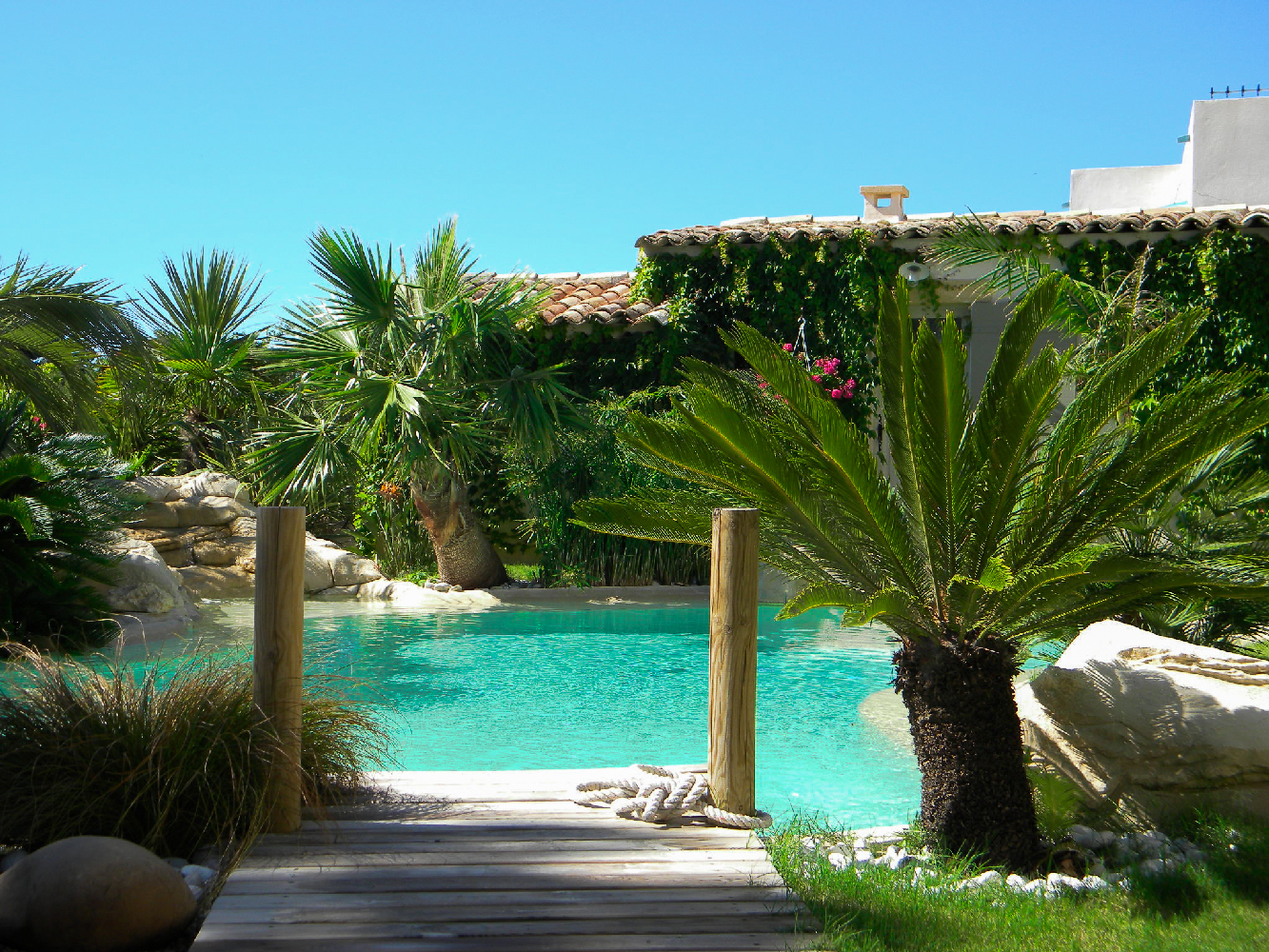 Construction de piscines en Béton à Aix en Provence et Cavaillon | L'EXOTIQUE - l-exotique-4-min